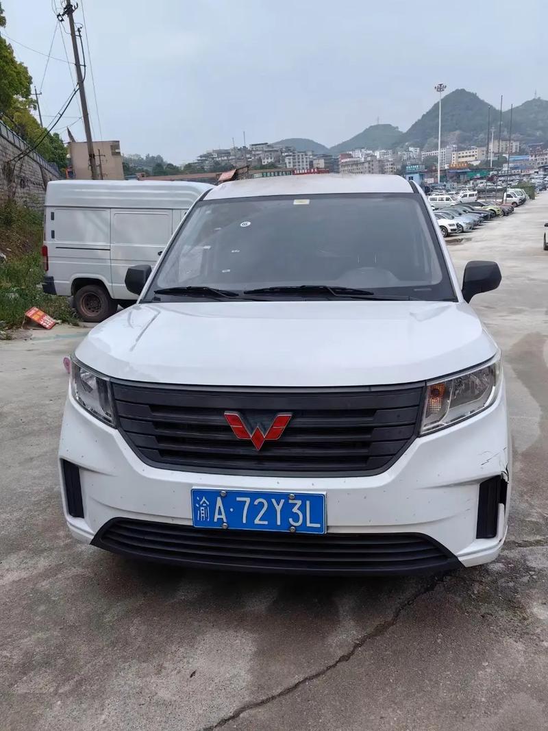贵阳宏东二手车13368615786 21年上牌五菱征得手动